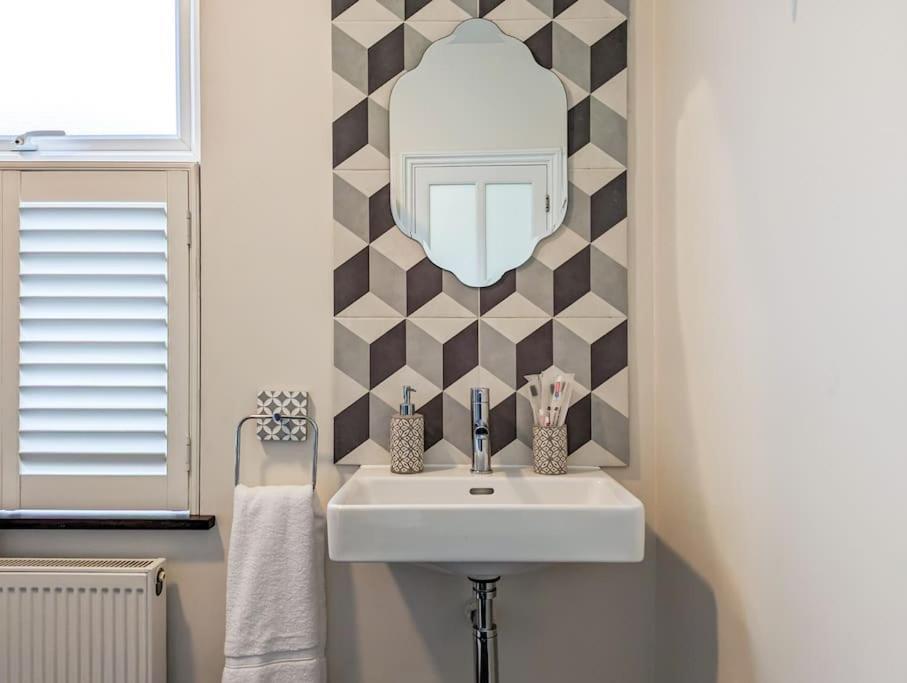 Apartament Charming 3br In Trendy Tottenham Neighborhood *