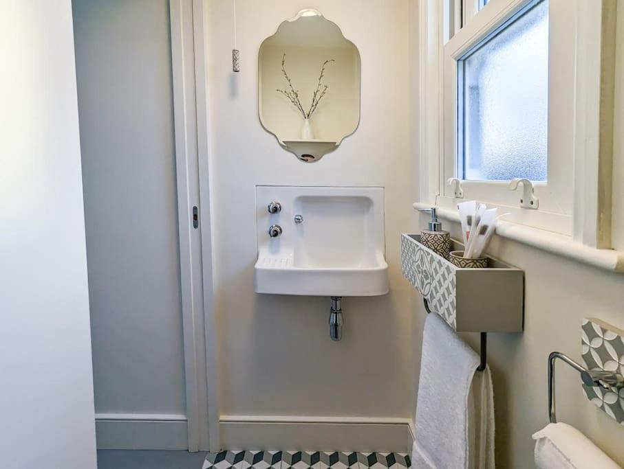 Charming 3br In Trendy Tottenham Neighborhood * Londra