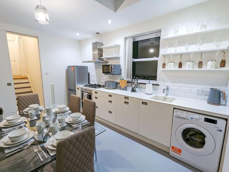 Apartament Charming 3br In Trendy Tottenham Neighborhood